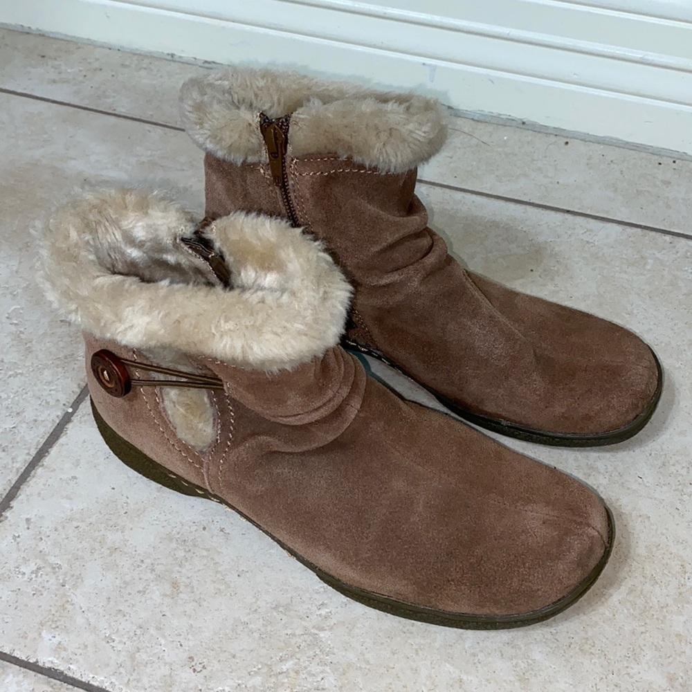 Bear Traps Laurel Ankle Boot Suede